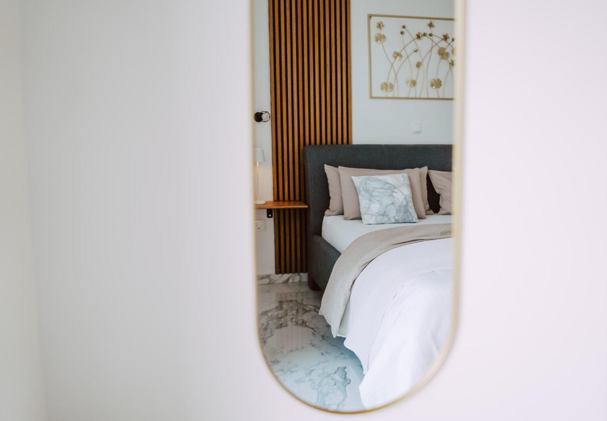 Lili Rose Mandre - Exclusive Apartments With Sea View, Just Steps From Beach Apartmán *