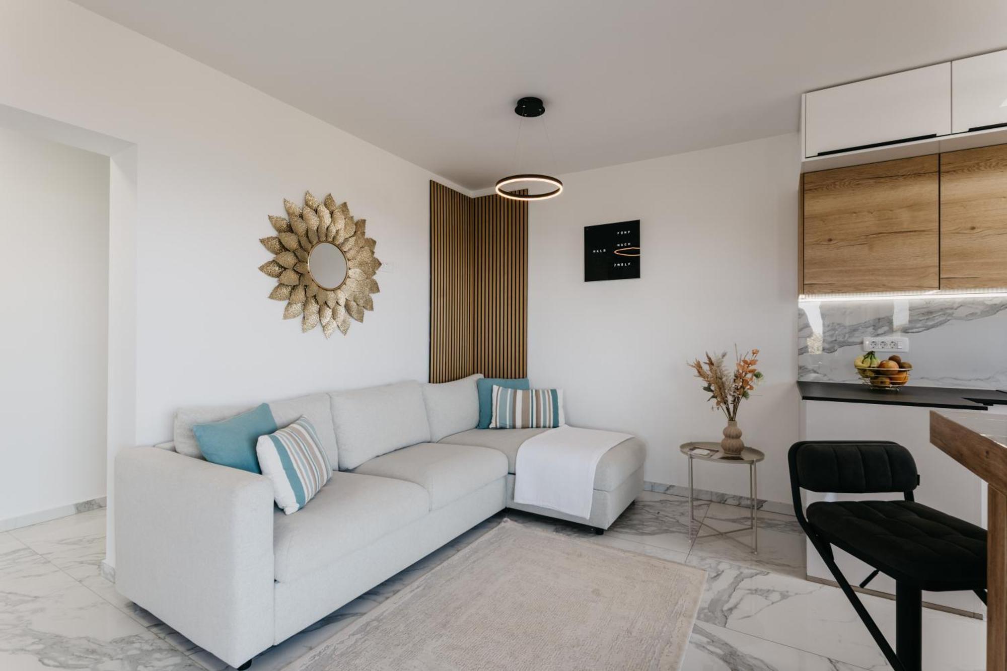 Lili Rose - Exclusive Family With Sea View, Just Steps From *