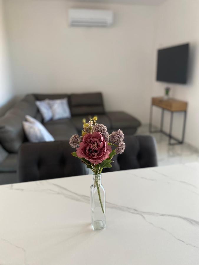 Lili Rose Mandre - Exclusive Apartments With Sea View, Just Steps From Beach Apartment