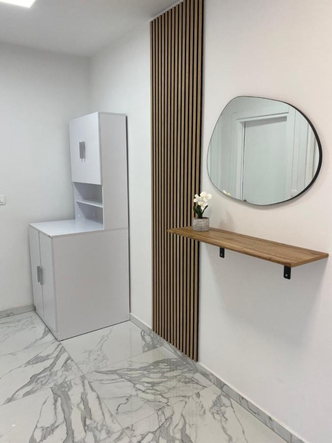 Lili Rose Mandre - Exclusive Apartments With Sea View, Just Steps From Beach * Mandre