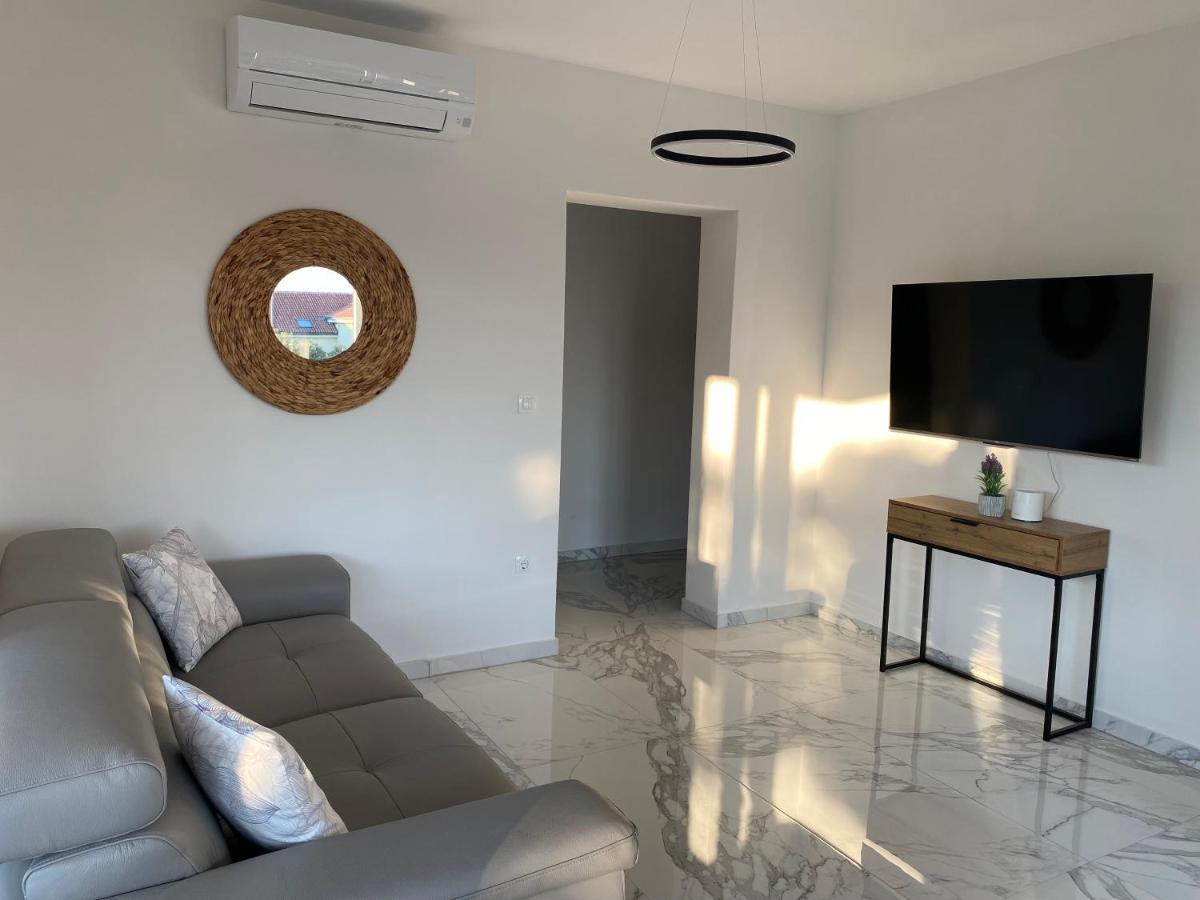 Lili Rose Mandre - Exclusive Apartments With Sea View, Just Steps From Beach Apartment