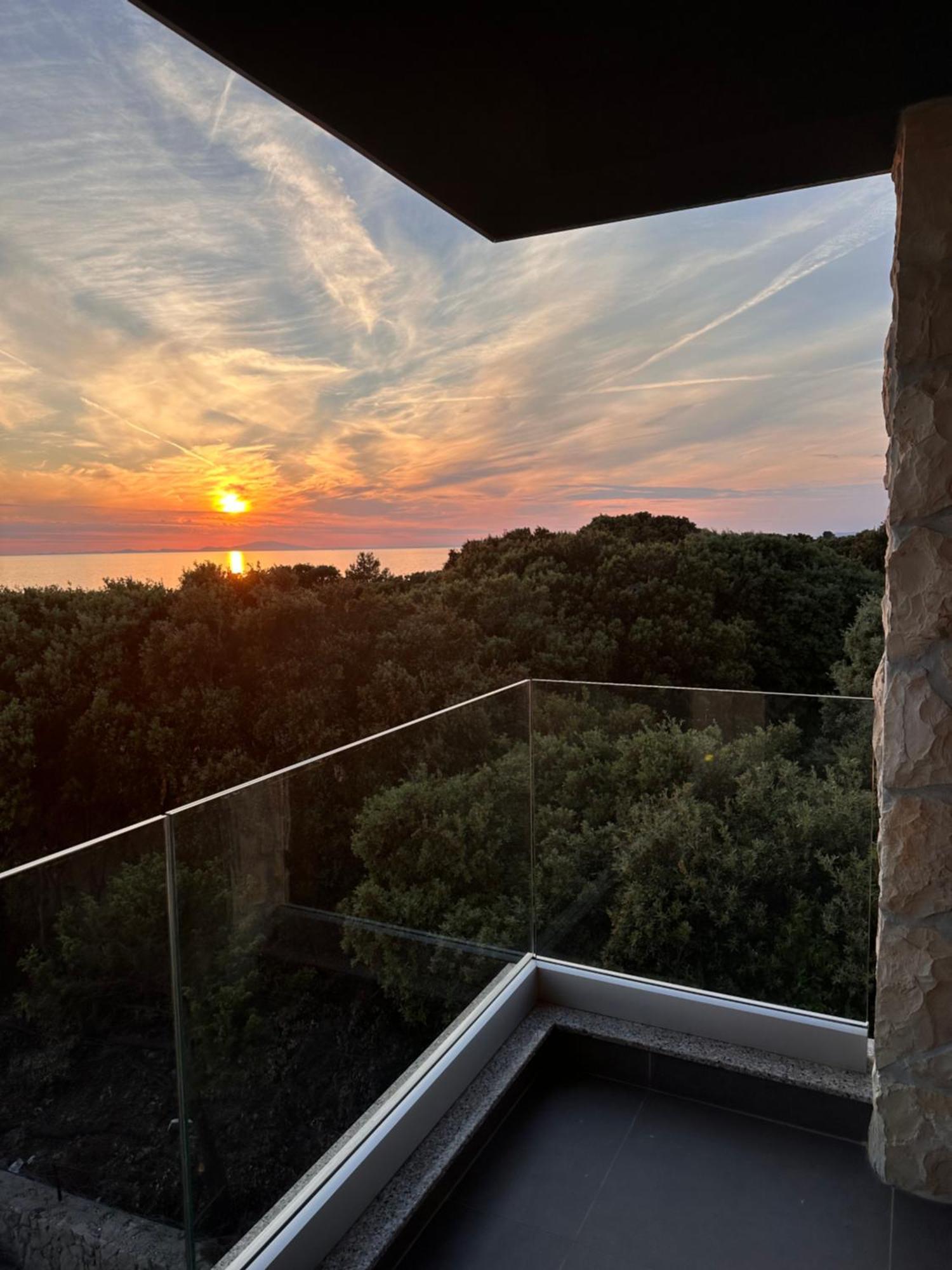Lili Rose Mandre - Exclusive Apartments With Sea View, Just Steps From Beach Mandre
