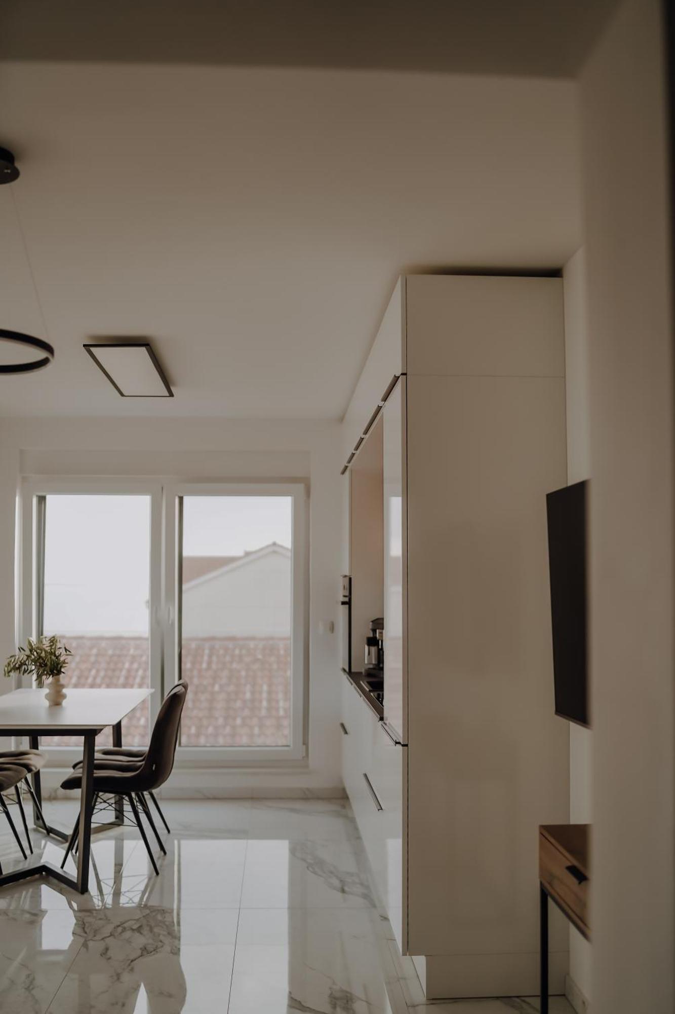 Apartment Lili Rose Mandre - Exclusive Apartments With Sea View, Just Steps From Beach *