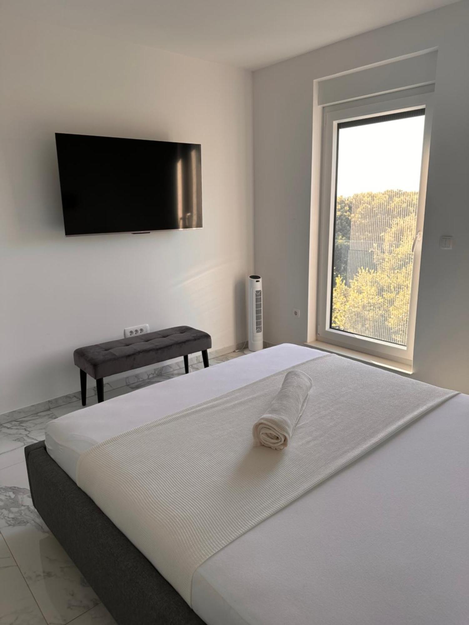 Lili Rose Mandre - Exclusive Apartments With Sea View, Just Steps From Beach